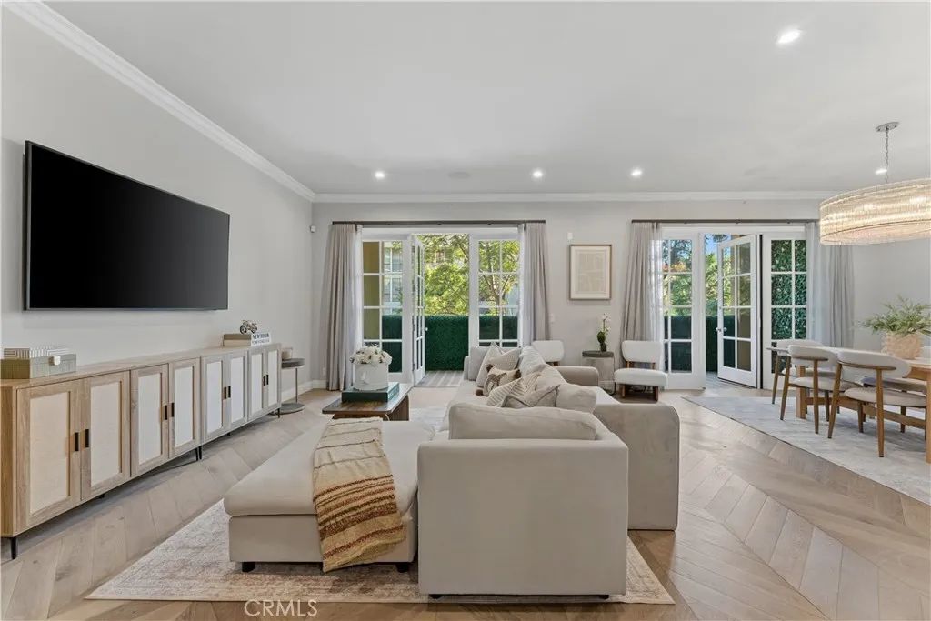 11500 San Vicente Boulevard 202, Los Angeles, CA 90049