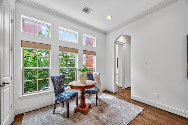 912 Lovett B, Houston, TX 77006