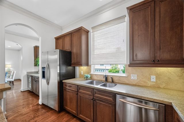 912 Lovett B, Houston, TX 77006