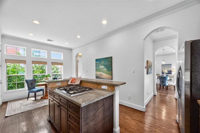 912 Lovett B, Houston, TX 77006