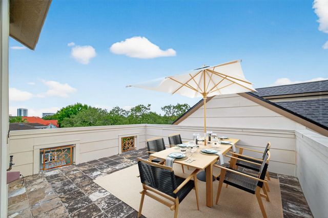 912 Lovett B, Houston, TX 77006