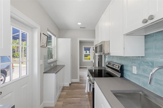 410 W LEMON STREET, Tarpon Springs, FL 34689