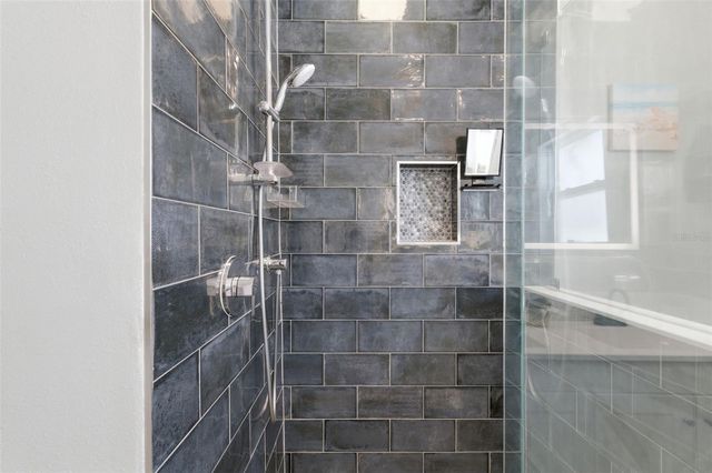 410 W LEMON STREET, Tarpon Springs, FL 34689