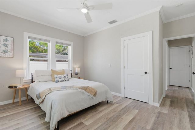 410 W LEMON STREET, Tarpon Springs, FL 34689