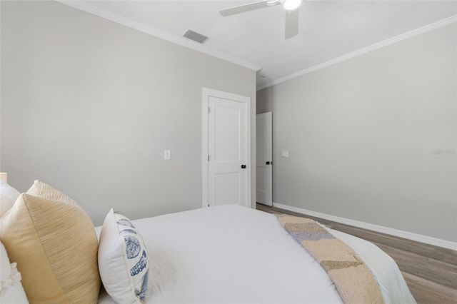 410 W LEMON STREET, Tarpon Springs, FL 34689