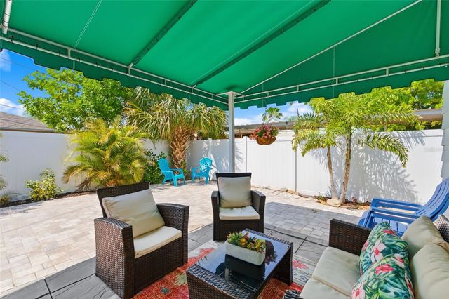 410 W LEMON STREET, Tarpon Springs, FL 34689