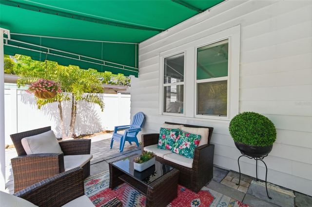 410 W LEMON STREET, Tarpon Springs, FL 34689