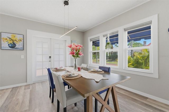 410 W LEMON STREET, Tarpon Springs, FL 34689