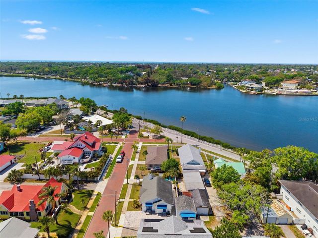 410 W LEMON STREET, Tarpon Springs, FL 34689