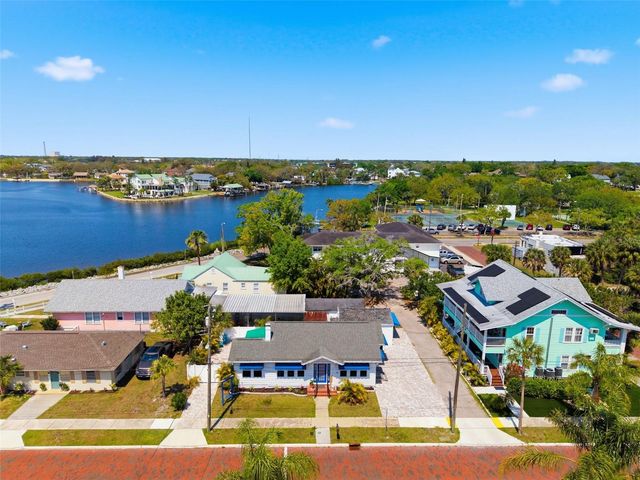 410 W LEMON STREET, Tarpon Springs, FL 34689