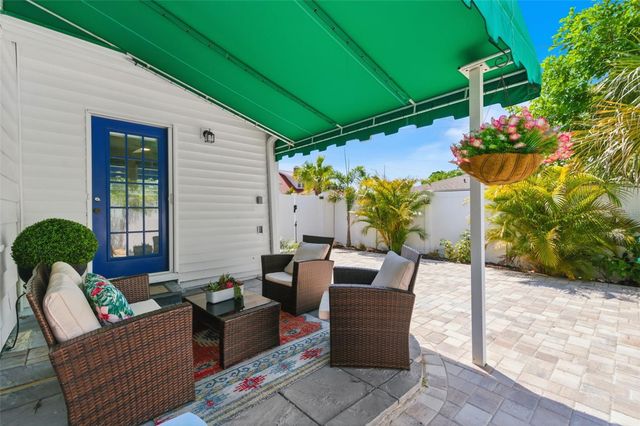 410 W LEMON STREET, Tarpon Springs, FL 34689