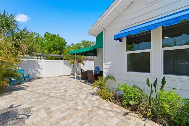 410 W LEMON STREET, Tarpon Springs, FL 34689