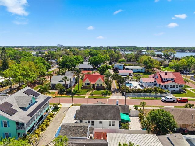 410 W LEMON STREET, Tarpon Springs, FL 34689