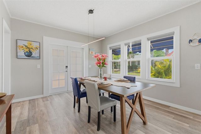 410 W LEMON STREET, Tarpon Springs, FL 34689