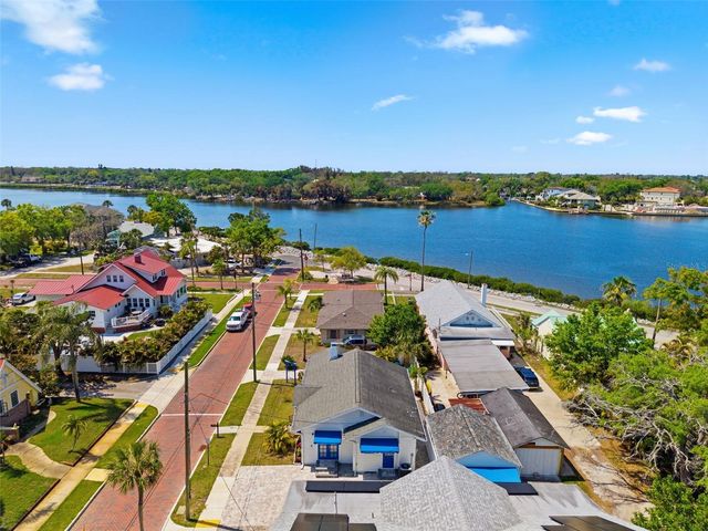 410 W LEMON STREET, Tarpon Springs, FL 34689