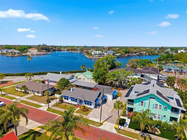 410 W LEMON STREET, Tarpon Springs, FL 34689
