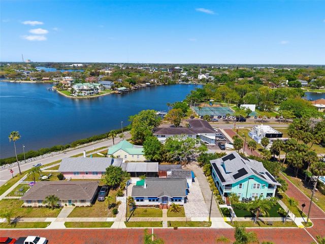 410 W LEMON STREET, Tarpon Springs, FL 34689