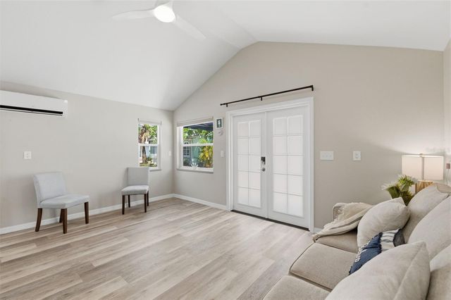 410 W LEMON STREET, Tarpon Springs, FL 34689