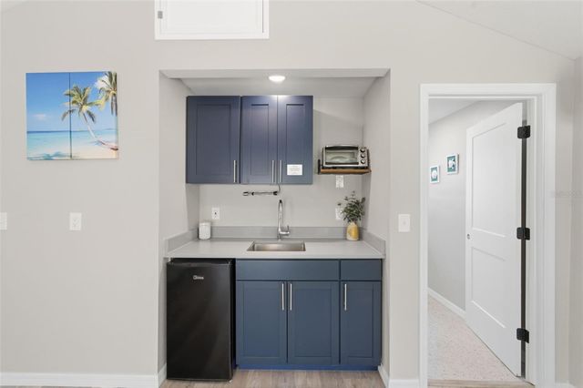 410 W LEMON STREET, Tarpon Springs, FL 34689