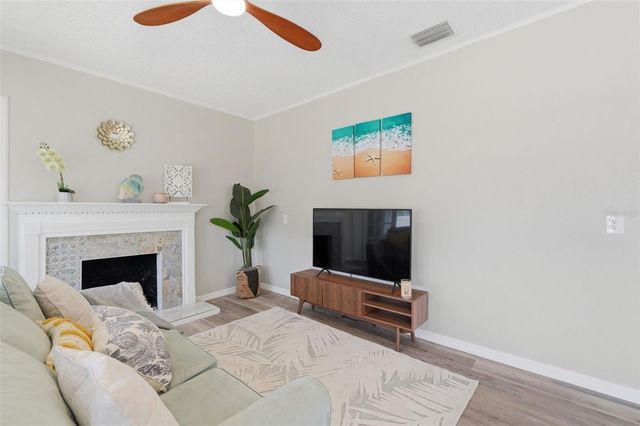 410 W LEMON STREET, Tarpon Springs, FL 34689