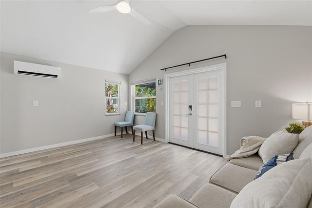 410 W LEMON STREET, Tarpon Springs, FL 34689