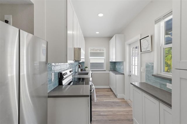 410 W LEMON STREET, Tarpon Springs, FL 34689