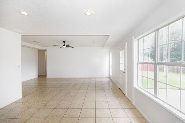 202 Hunters Run Dr, Haskell, AR 72015