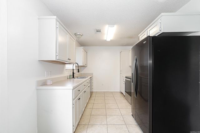 202 Hunters Run Dr, Haskell, AR 72015