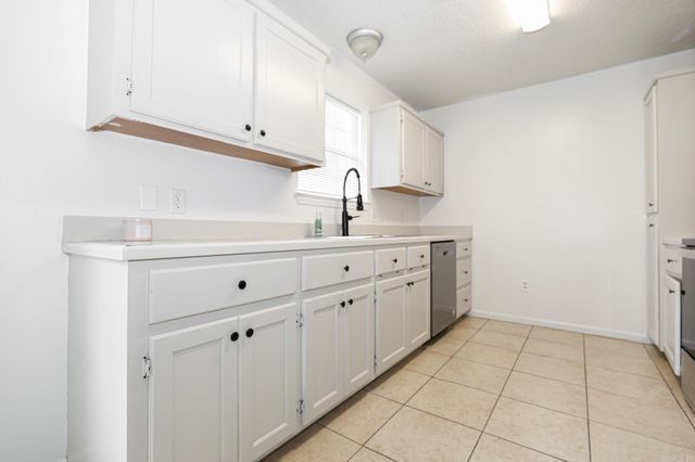 202 Hunters Run Dr, Haskell, AR 72015