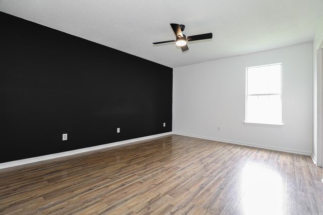 202 Hunters Run Dr, Haskell, AR 72015