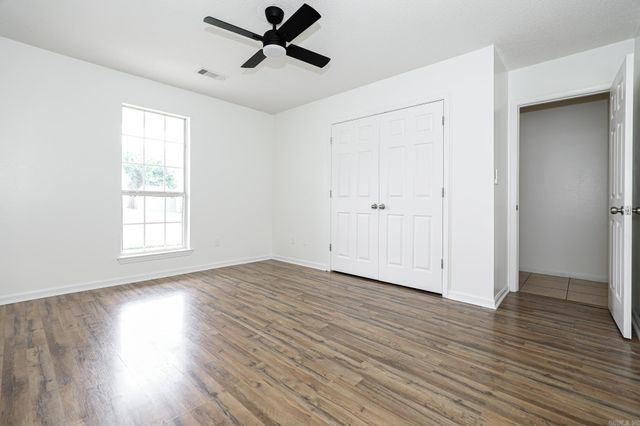 202 Hunters Run Dr, Haskell, AR 72015