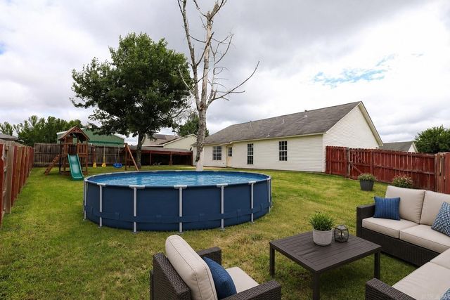202 Hunters Run Dr, Haskell, AR 72015