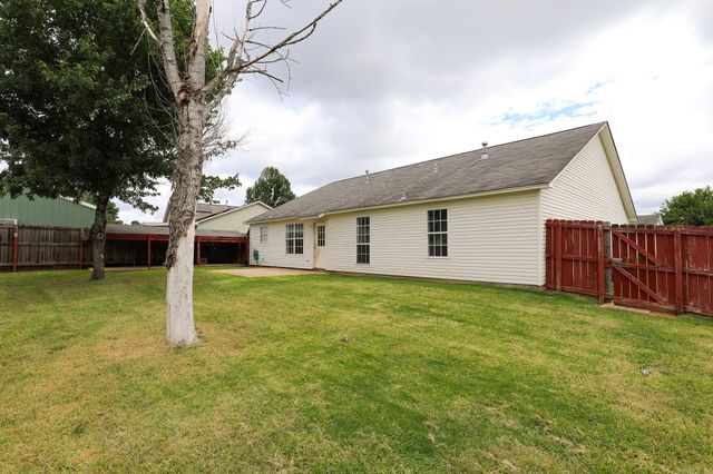 202 Hunters Run Dr, Haskell, AR 72015