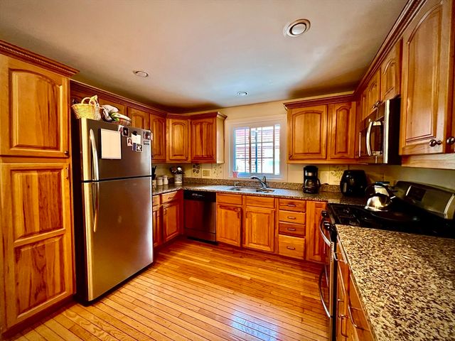 67 Commonwealth Rd 2, Watertown, MA 02472