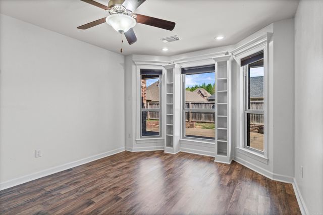 7 TM Fly Way, North Little Rock, AR 72113