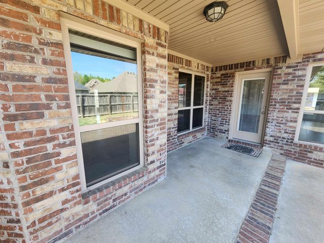 7 TM Fly Way, North Little Rock, AR 72113