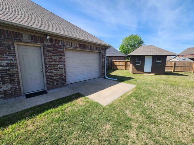 7 TM Fly Way, North Little Rock, AR 72113