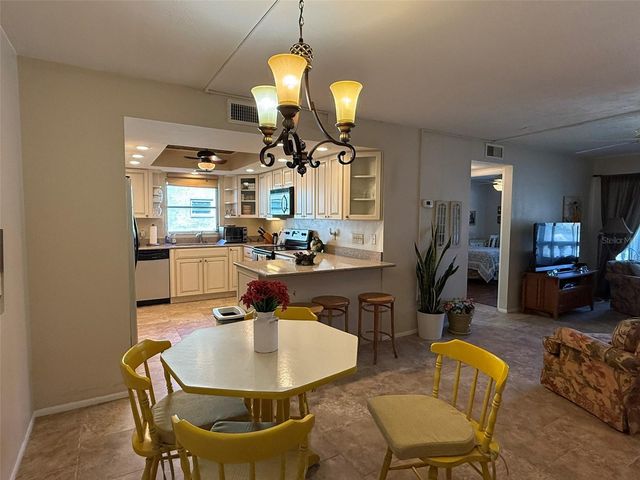 1250 S PINELLAS AVENUE 802, Tarpon Springs, FL 34689