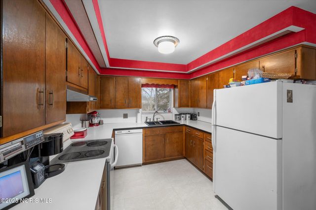 9864 Bucher Road, Whitehouse, OH 43571