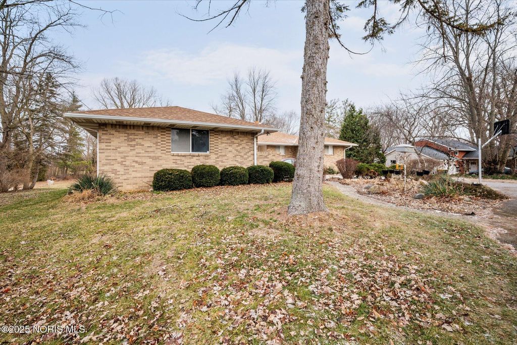 9864 Bucher Road, Whitehouse, OH 43571