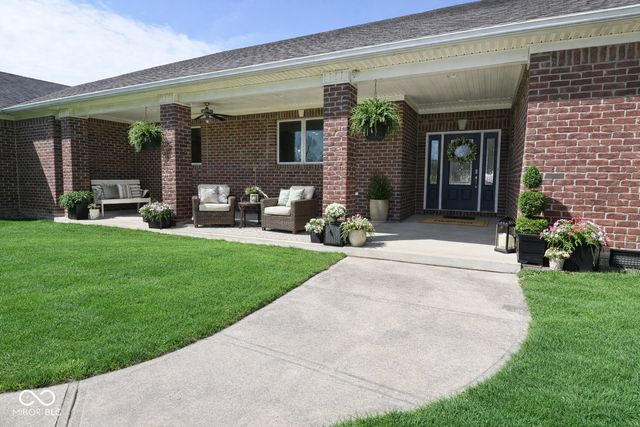 4244 Flake Road, Martinsville, IN 46151