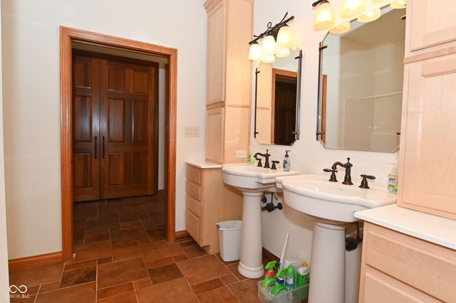4244 Flake Road, Martinsville, IN 46151