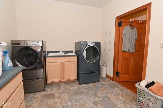 4244 Flake Road, Martinsville, IN 46151