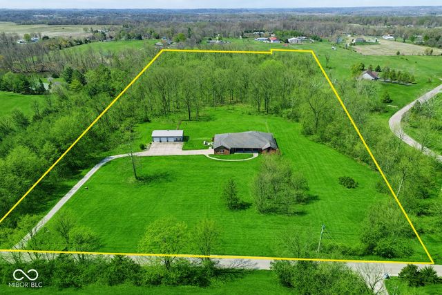 4244 Flake Road, Martinsville, IN 46151