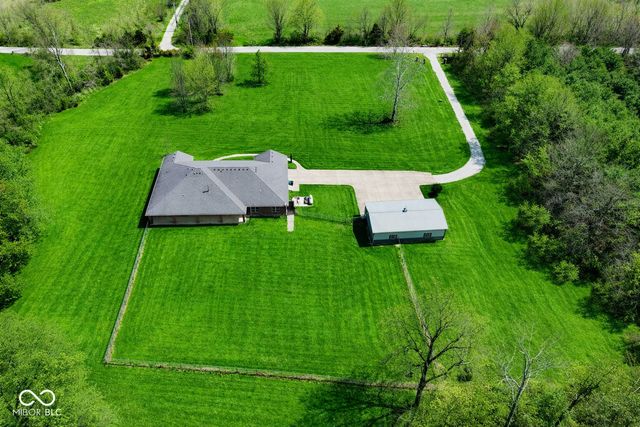 4244 Flake Road, Martinsville, IN 46151