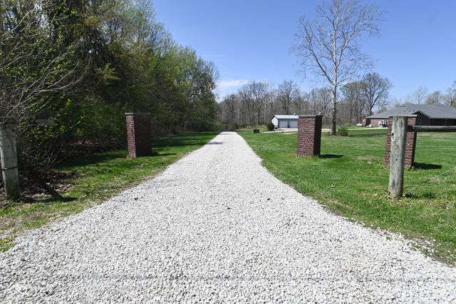 4244 Flake Road, Martinsville, IN 46151
