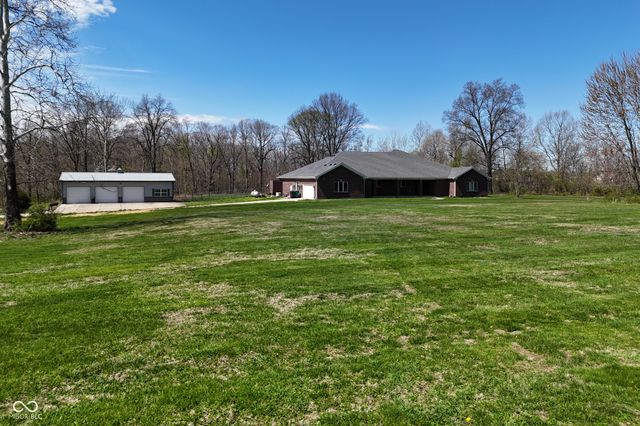 4244 Flake Road, Martinsville, IN 46151