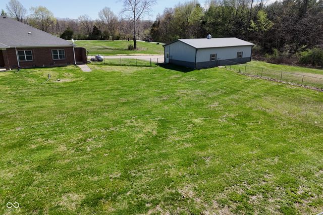 4244 Flake Road, Martinsville, IN 46151