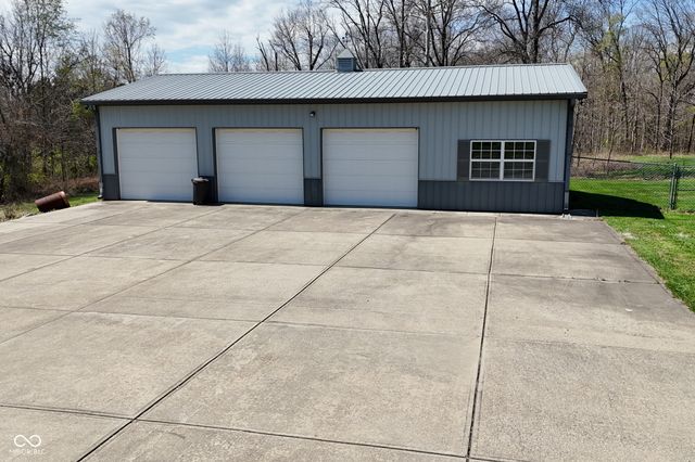 4244 Flake Road, Martinsville, IN 46151