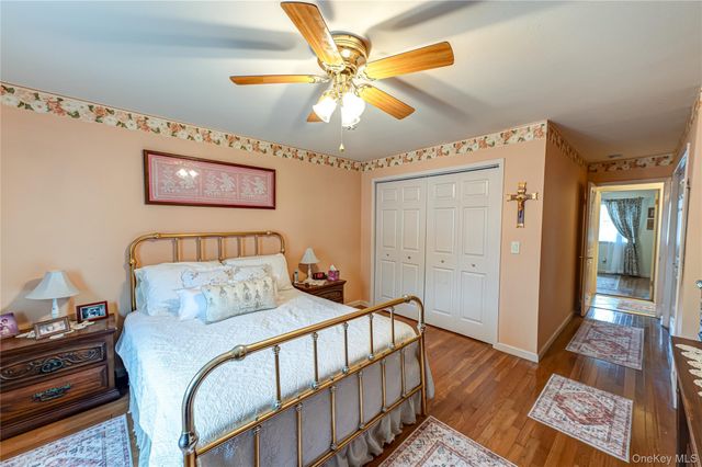 12 Blue Point Road E 12, Holtsville, NY 11742